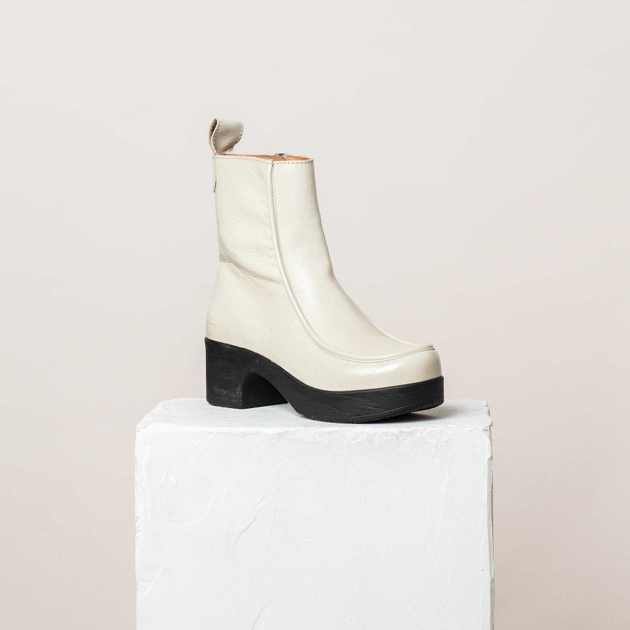 Calou Viola Boot Patent White | Myynti/Arkisto